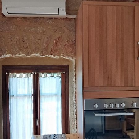 Niko'S Stone Guest House 普利特拉 外观 照片