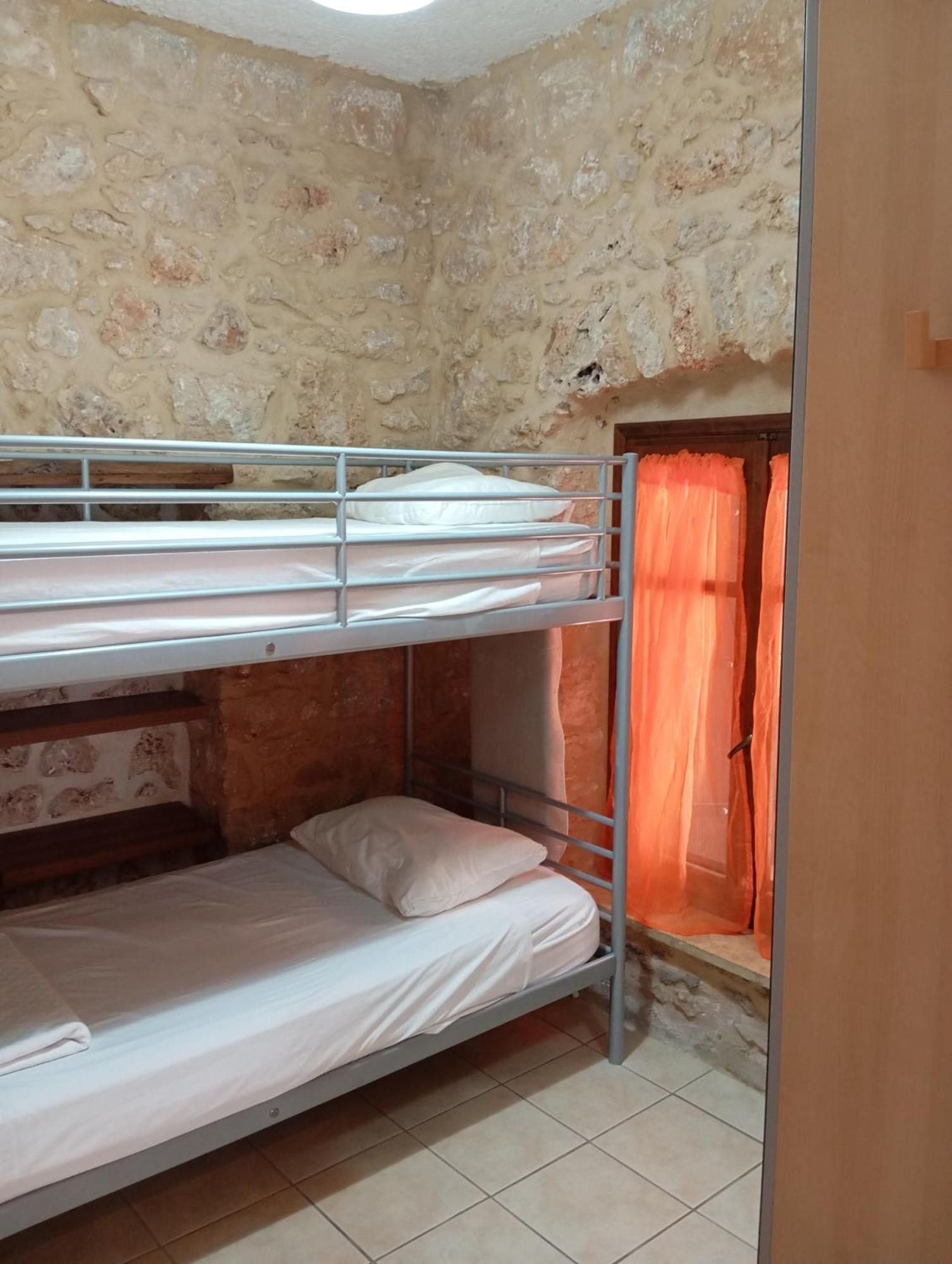 Niko'S Stone Guest House 普利特拉 外观 照片