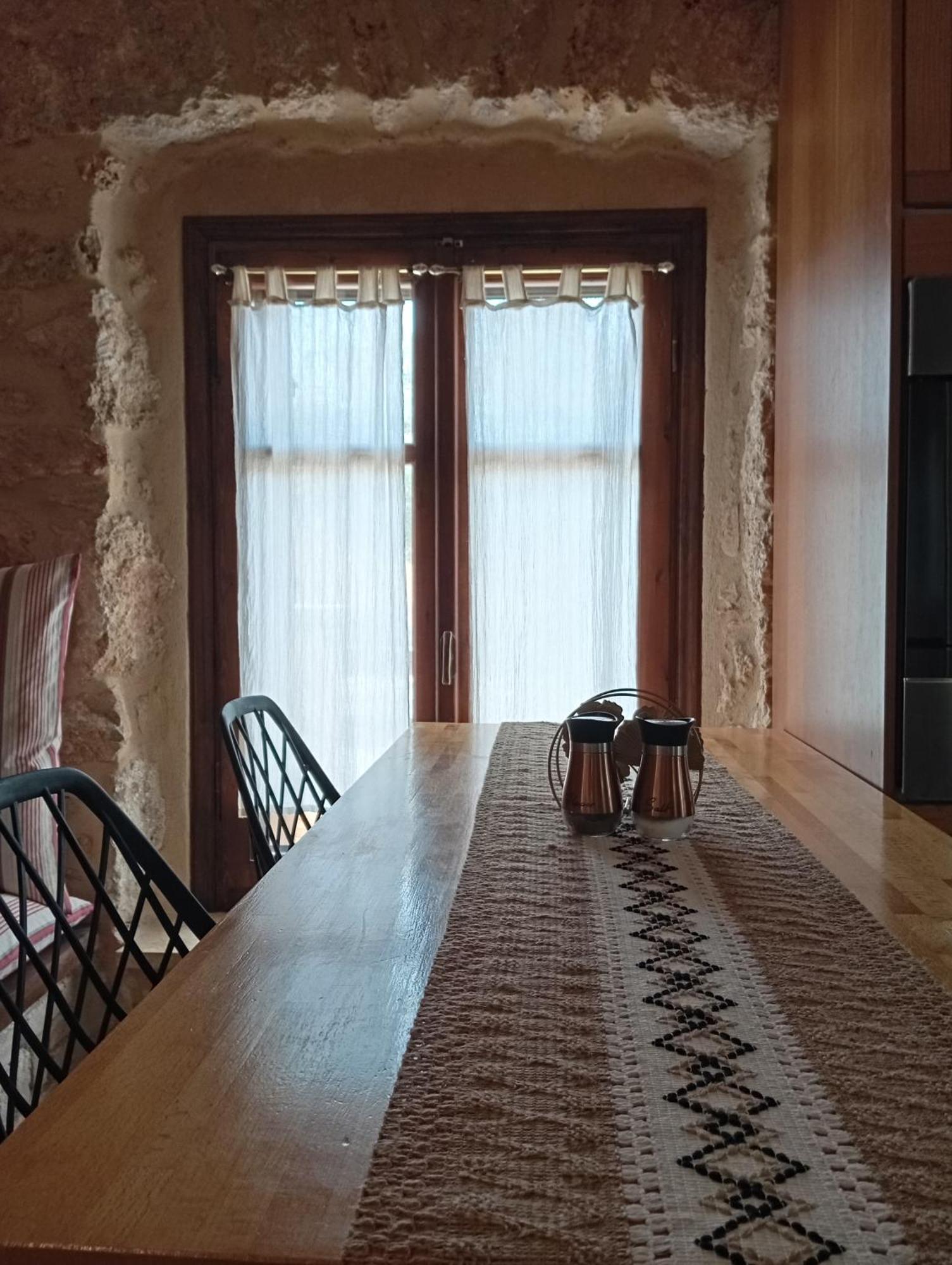 Niko'S Stone Guest House 普利特拉 外观 照片