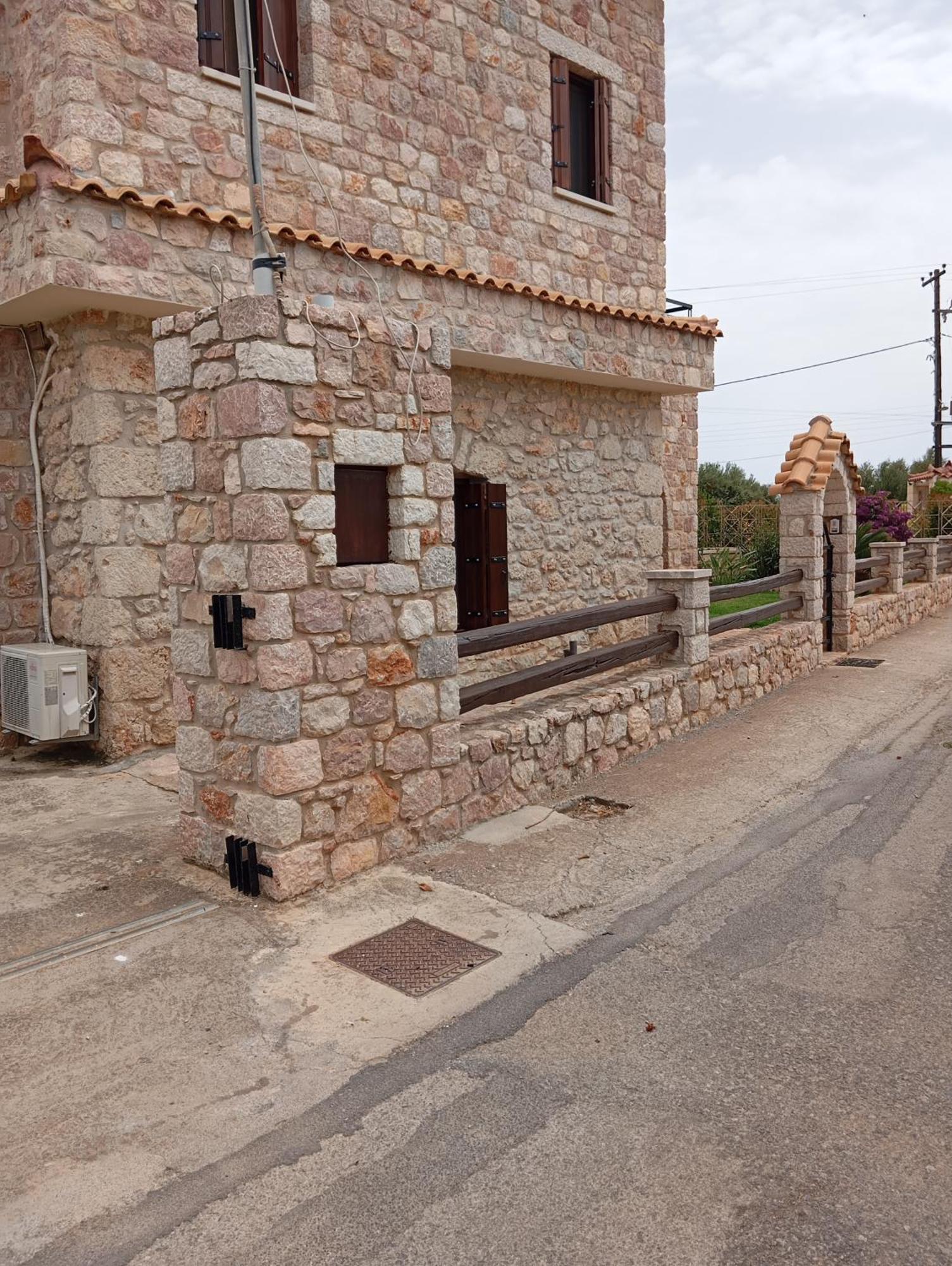 Niko'S Stone Guest House 普利特拉 外观 照片