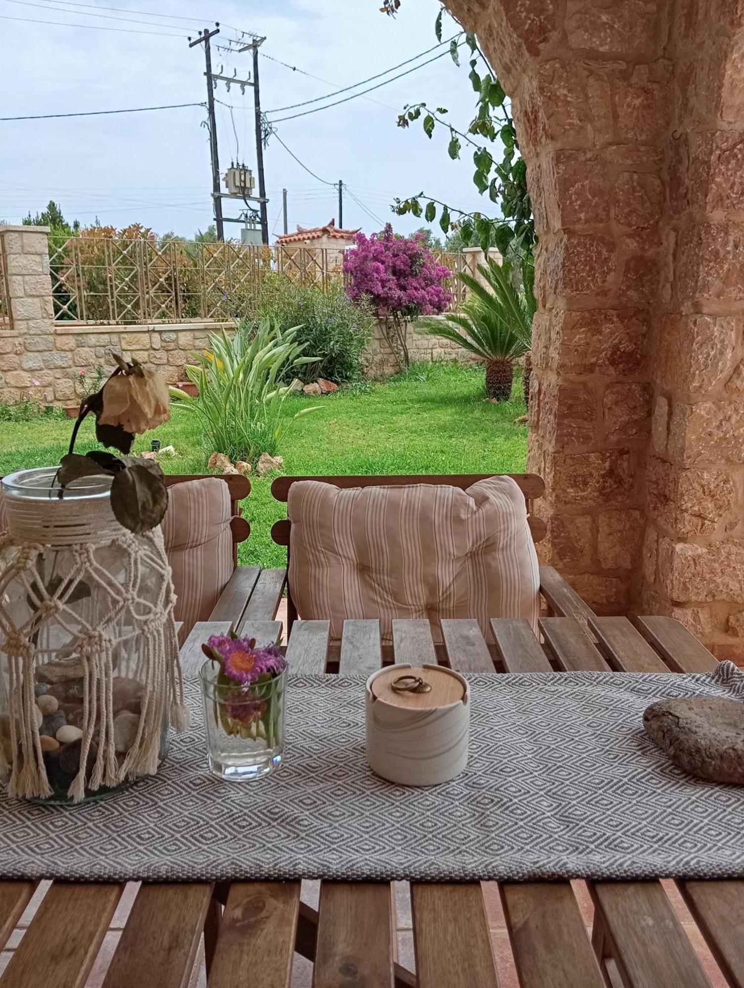 Niko'S Stone Guest House 普利特拉 外观 照片