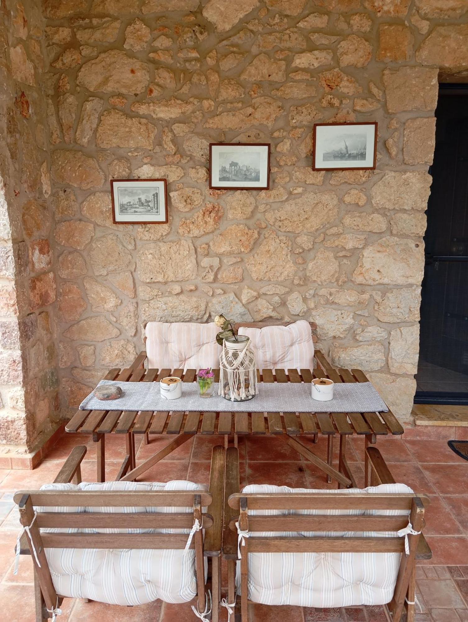 Niko'S Stone Guest House 普利特拉 外观 照片