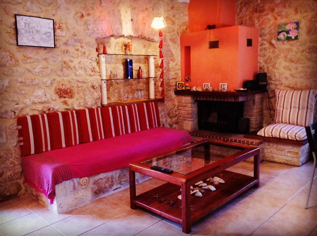Niko'S Stone Guest House 普利特拉 外观 照片